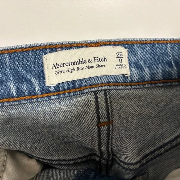 Abercrombie & Fitch Ultra High Rise Mom Shorts Distressed Button Fly Blue 25 0 - Picture 4 of 9